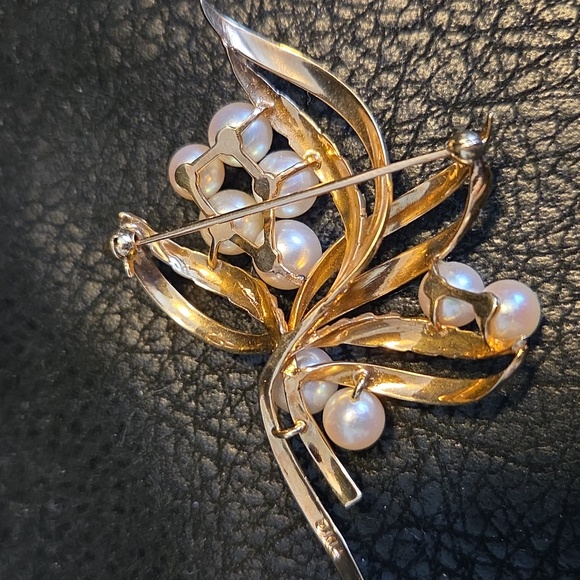 Mikimoto 14kt Gold Leaves With 9 Saltwater Pearls Brooch - Picture 4 of 6